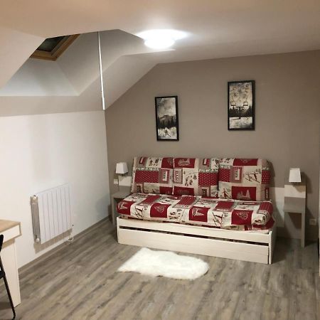 Au Bout Du Bois Piscine Sauna Hammam Accessible En Saison Et Le Logement Accessible Toute L Annee Les Deserts  ภายนอก รูปภาพ