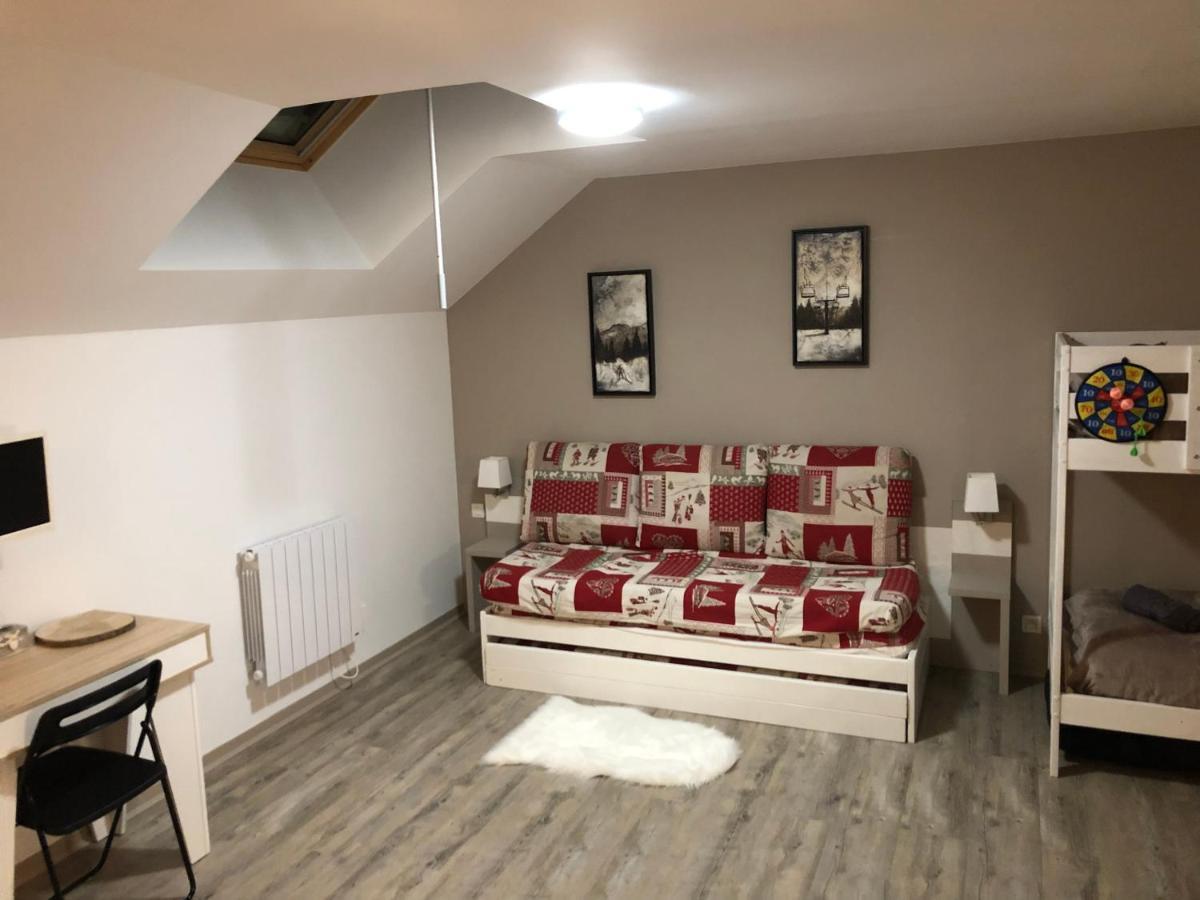 Au Bout Du Bois Piscine Sauna Hammam Accessible En Saison Et Le Logement Accessible Toute L Annee Les Deserts  ภายนอก รูปภาพ